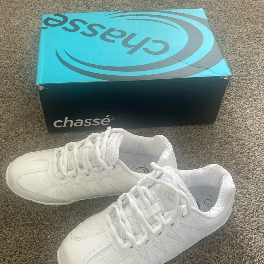 Chassé Kids White Sneakers - Picture 1 of 7